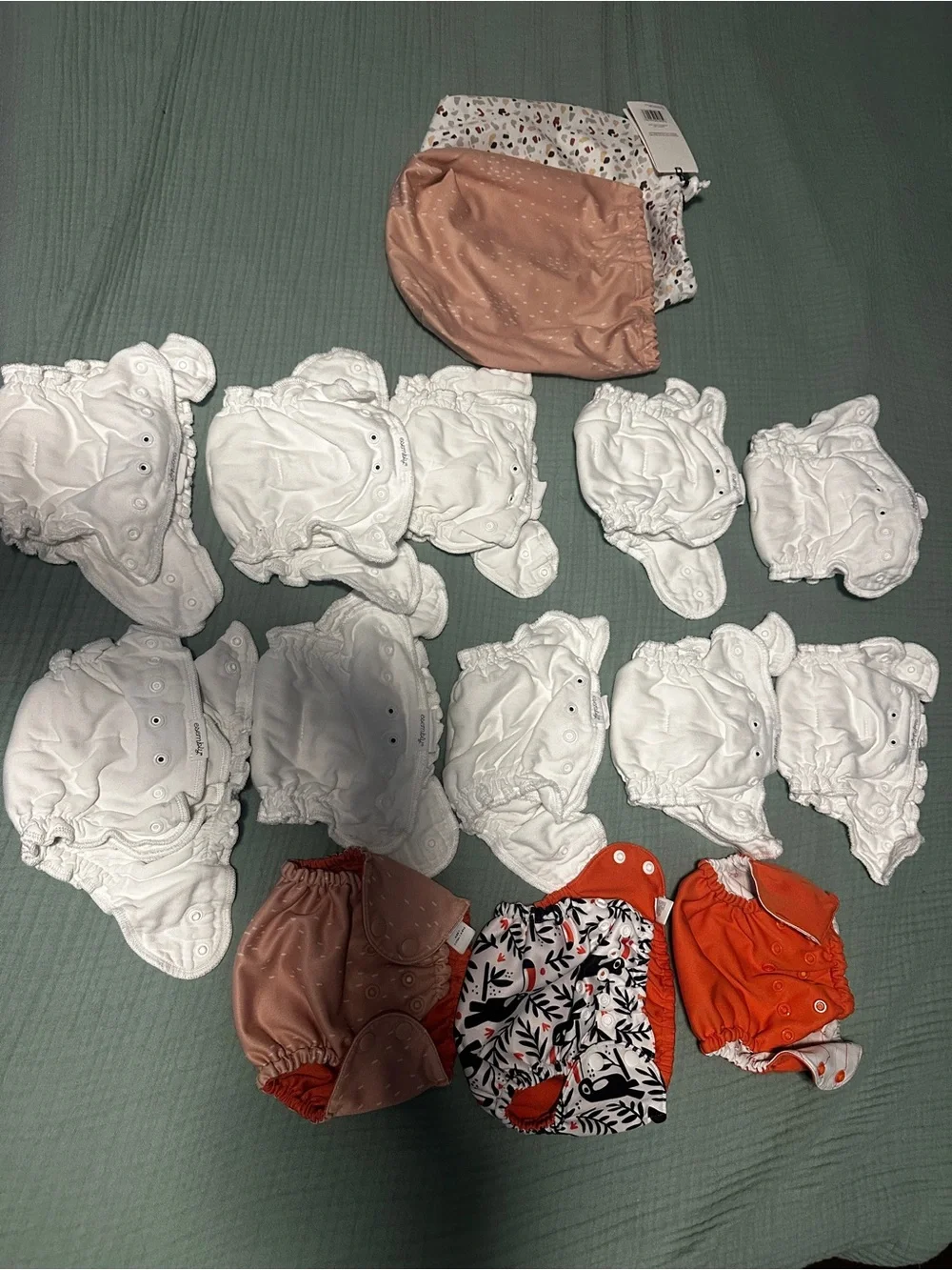 10 Esembly size 1 cloth inners, 3 outers size 1, and 2 ditty bags